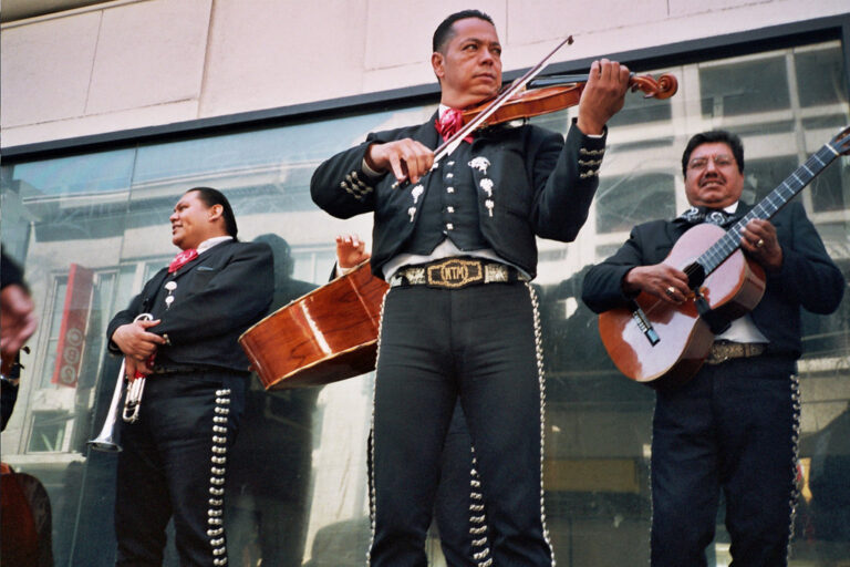 Contratar Mariachis En Chicago